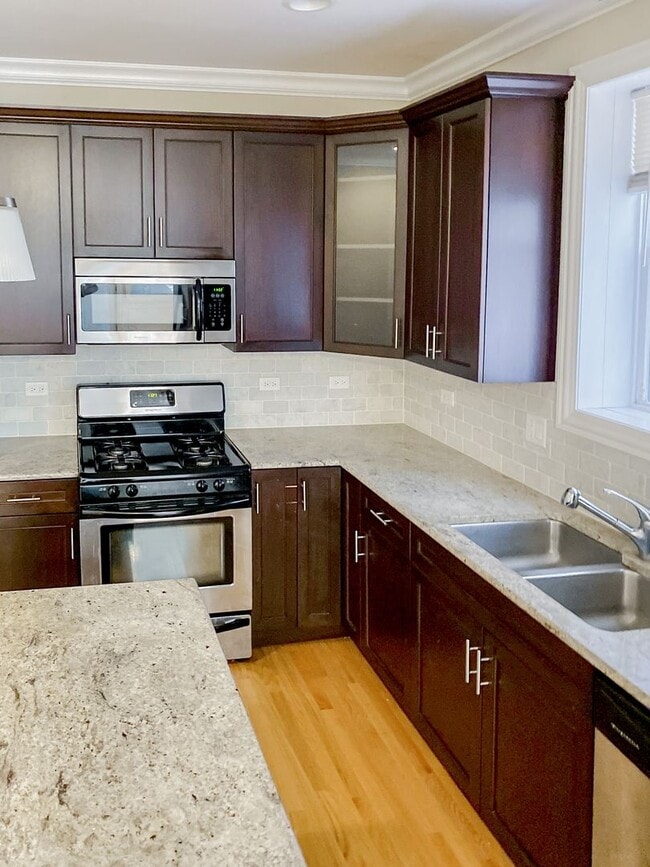 Photo - 2847 N Southport Ave Unit 2847-2
