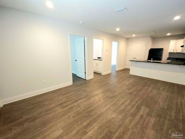 Photo - 313 N Navy Blvd