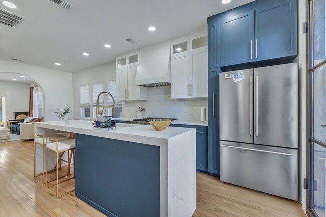 Photo - 302 S Saint Mary Ave