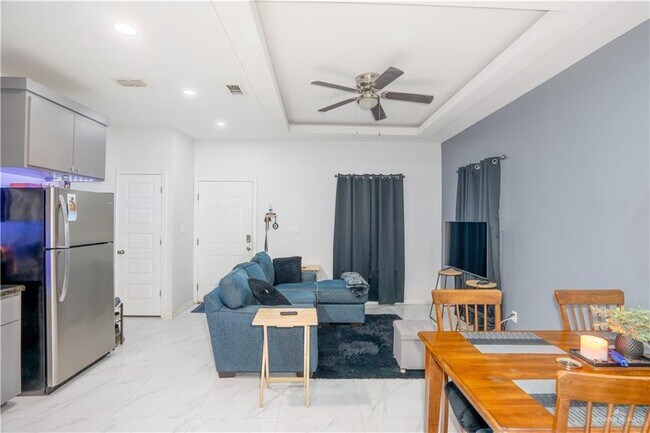 Photo - 22 W Chavez St Unit #2