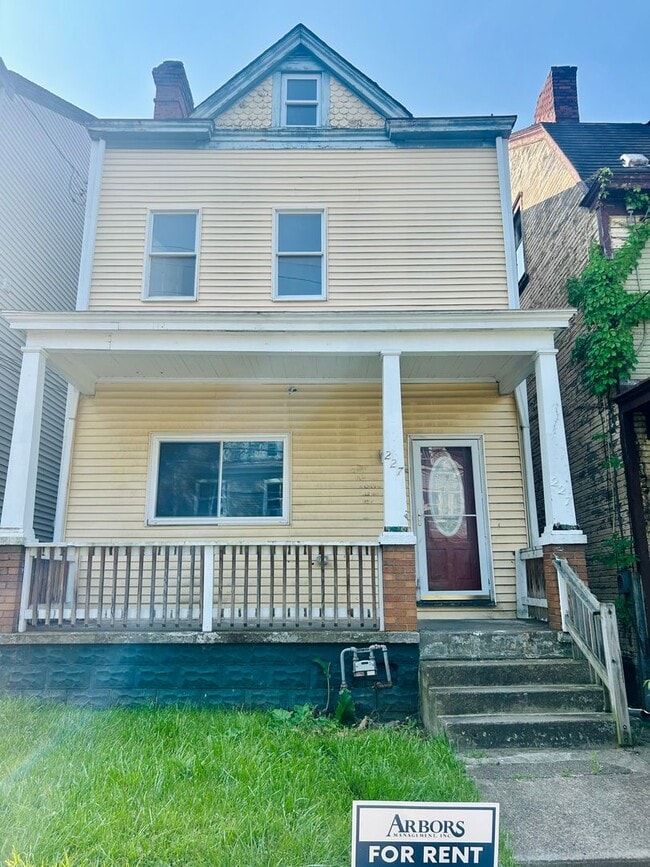 2 Bedroom w/large attic space l Housing Vo... - 2 Bedroom w/large attic space l Housing Vo... House