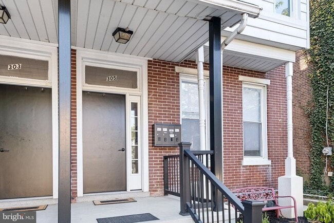 Photo - 305 S Main St Unidad 4