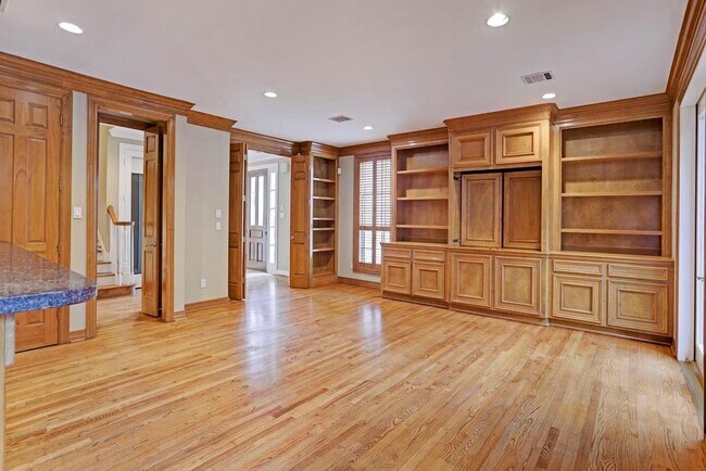 Photo - 516 S Post Oak Ln Unidad 7