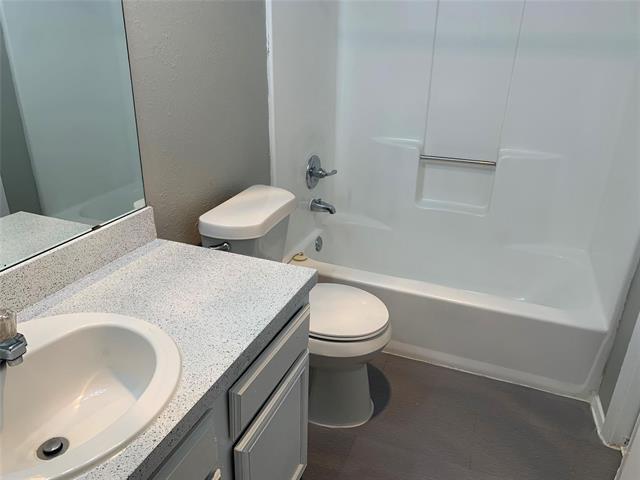 Photo - 9696 Walnut St