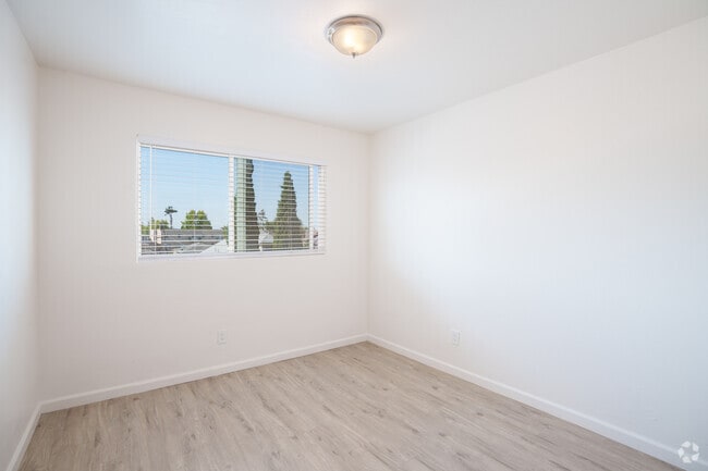 3BR, 1BA - 755SF - Bedroom