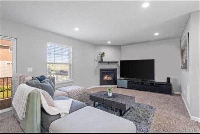 Photo - 704 Village Dr