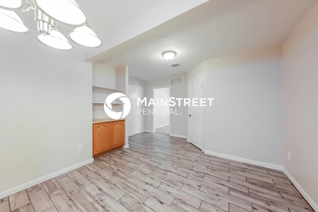 Photo - 5 Bedroom Pet-Friendly Home in Glendale, AZ with Main Street Renewal