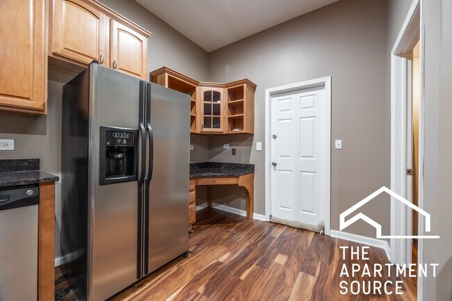 Photo - 1333 N Bosworth Ave Unit B