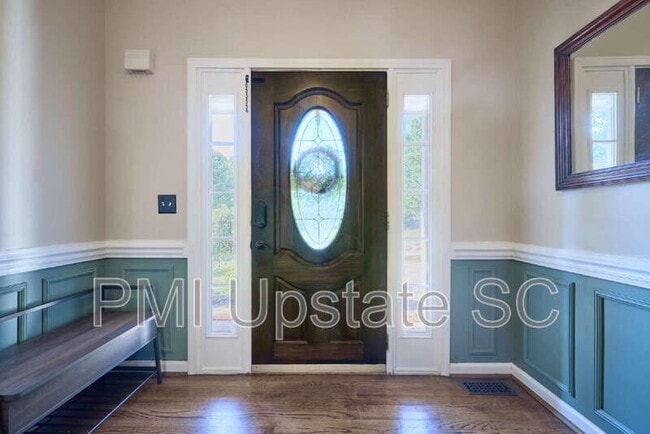 Photo - 430 Rosehaven Way