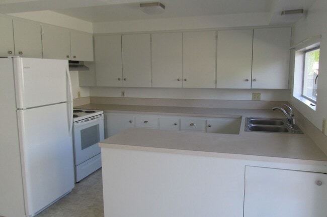 Photo - 3 Bedroom House in Burlington