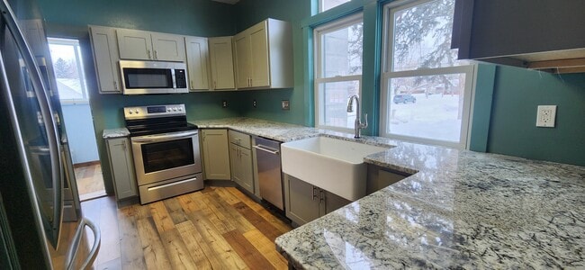 Photo - 403 3rd Ave E