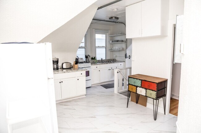 1st Month is on us! Tour Today! Wonderful... - 1st Month is on us!  Tour Today! Wonderful... Unidad 4