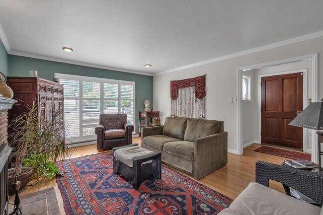 Photo - 453 Dimm St