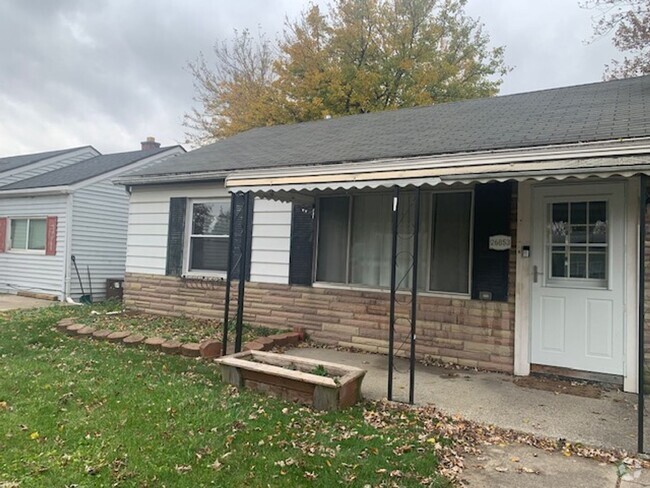 Building Photo - Newly refurbished three bedroom home in be...