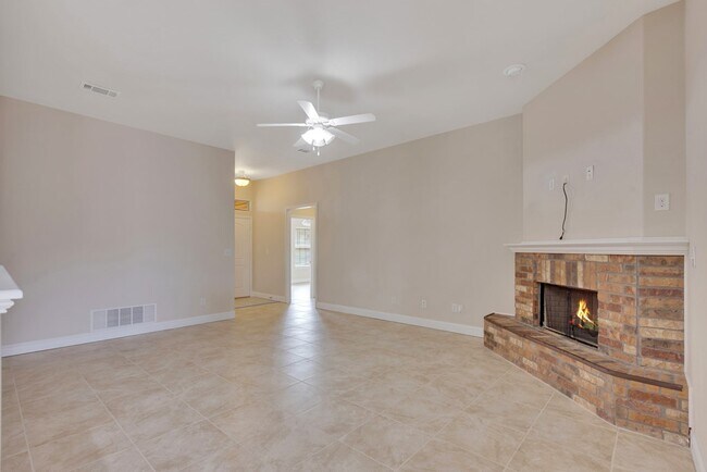 Photo - 409 E 97th St