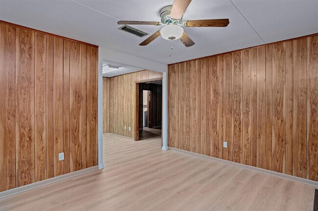 Photo - 1101 Shirley Ln