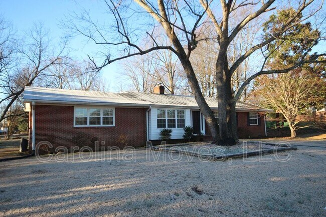 Photo - 16 Ashwood Ave