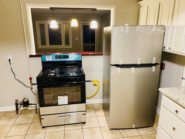 Photo - 4052 Ural Ave