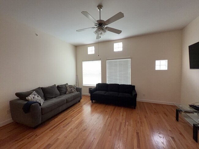 Photo - 8705 Bryam St