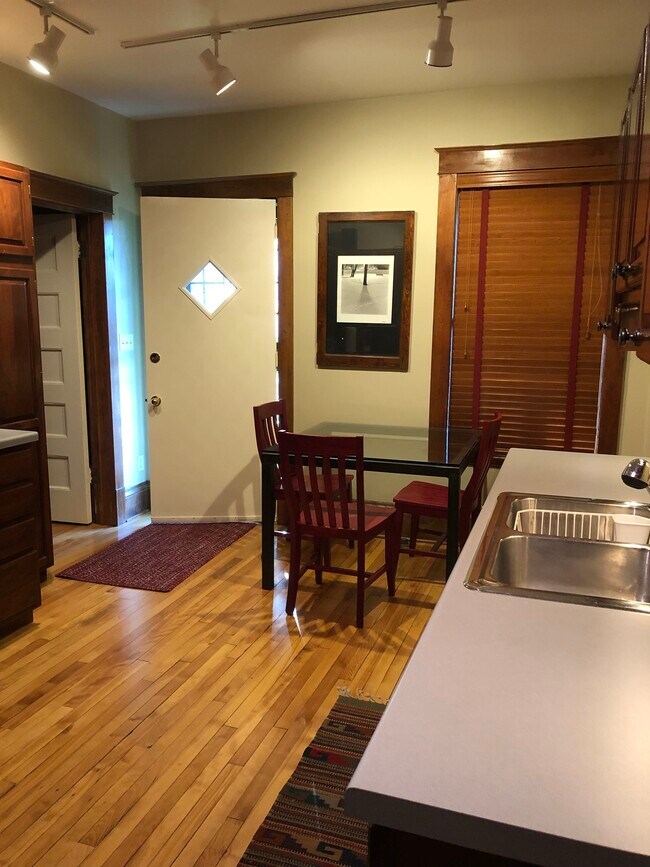 Eat in Kitchen - 1311 Yale Pl Unit #24