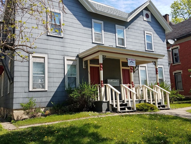 Photo - 1139 State St Unit 02