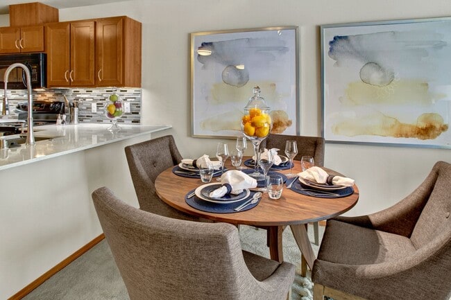 Echo Lake Apartments