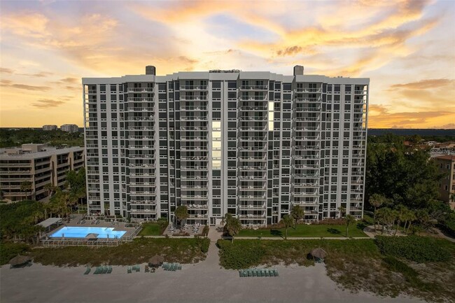 Building Photo - 2425 Gulf of Mexico Dr Unit 14B Rental