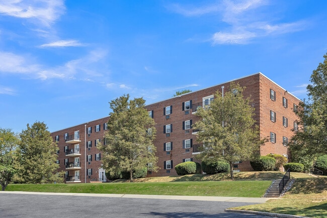 Cambridge Hall Apartments