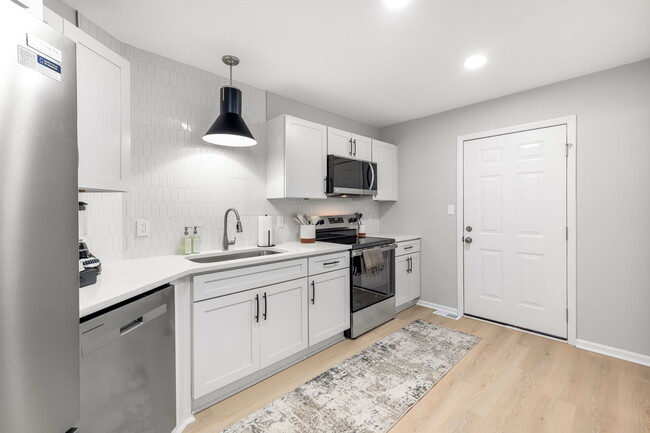 Photo - 420 Alpha St