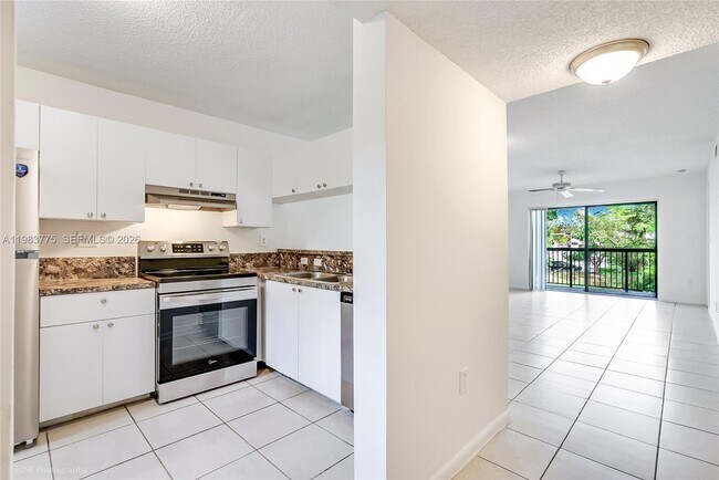 Photo - 9992 Nob Hill Pl Unidad 9992