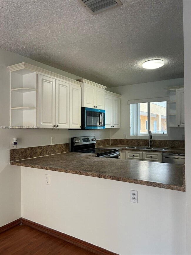 Photo - 6245 SW Kendale Lakes Cir Unit 215