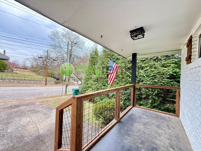 Photo - 904 Tremont St