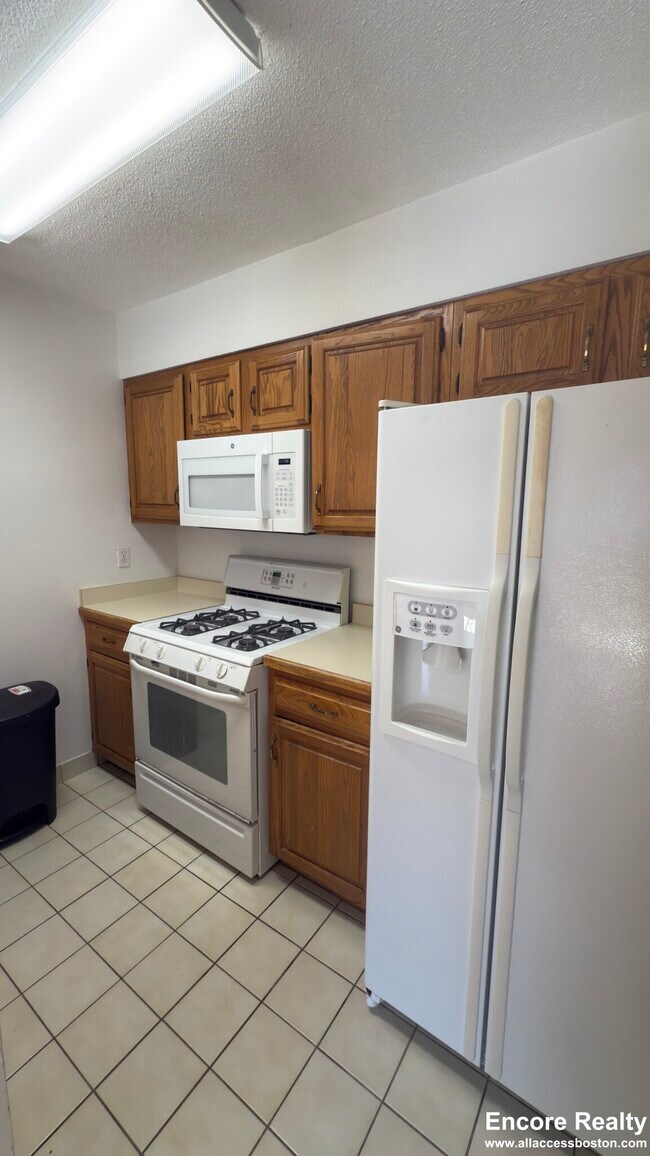 Photo - 156 Kelton St Unit 6