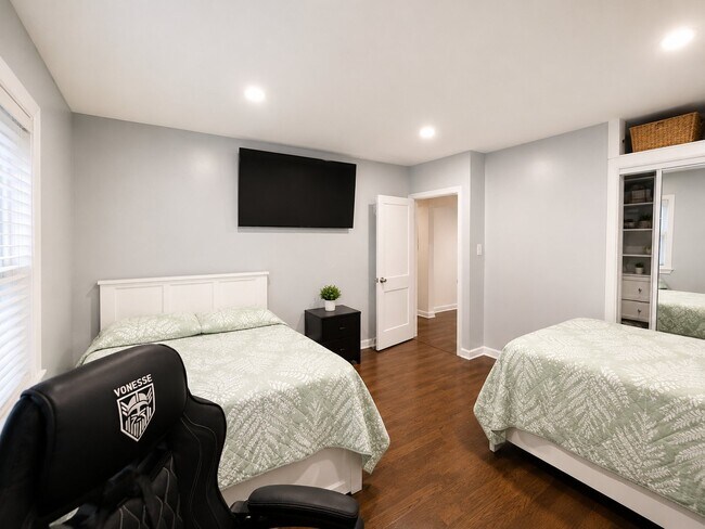 Photo - 28 Linden Ave Unit 1