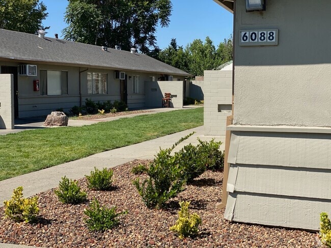 Building Photo - Shasta Glen Apartments