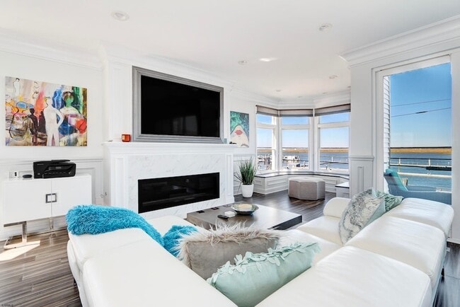 Photo - 9416 Amherst Ave