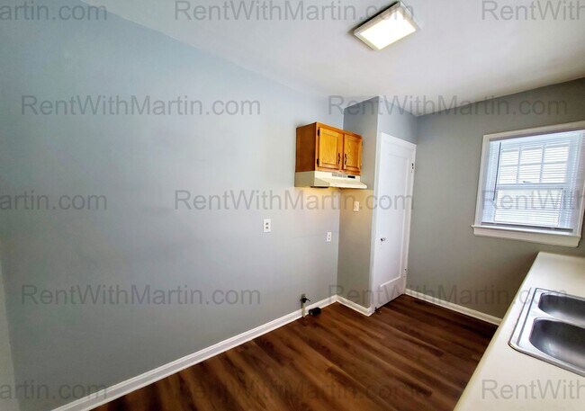 Photo - FOR RENT- 657 Dawson- Pets ok with conditions- Recent Remodel!