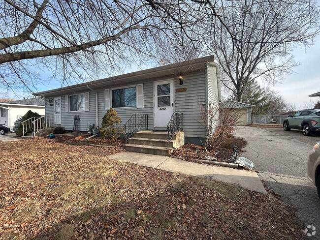 Building Photo - Beautiful updates throughout this twin hom... Rental