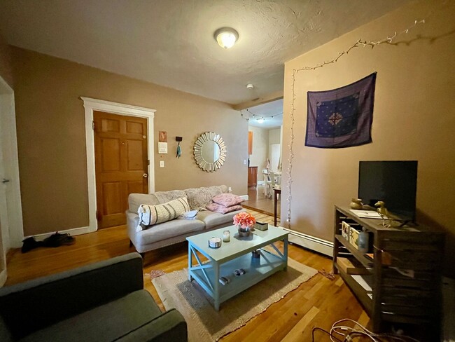 Photo - AWESOME ALLSTON 5 BED/2 BATH FOR 9/1/2026