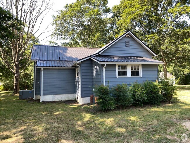 Building Photo - 302 Waco Rd Rental