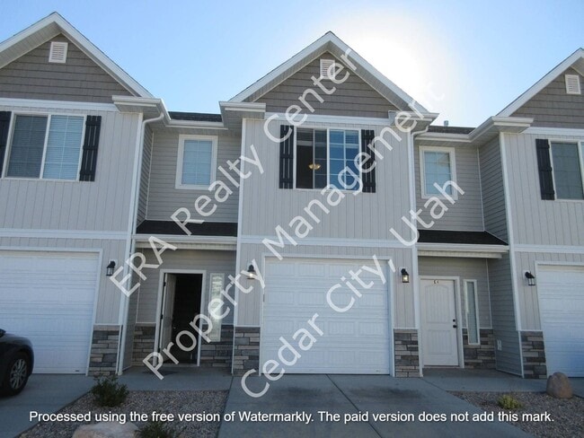 Building Photo - **Move-In Bonus!!! 3 bed - 2.5 bath - Newer town home living in the heart of Cedar City!