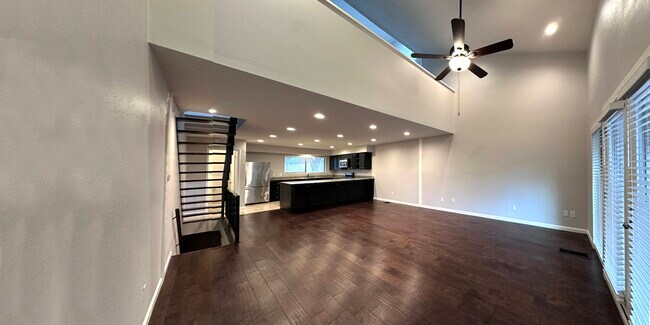 Open floor plan - 8710 Park Ln