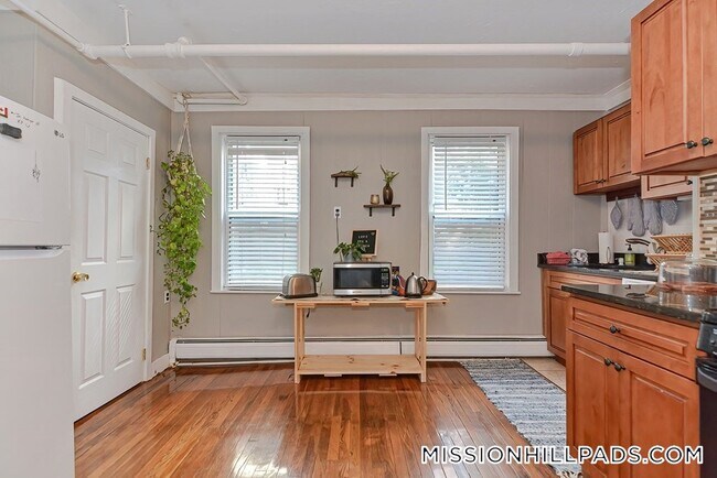 Photo - 139 Hillside St Unidad A