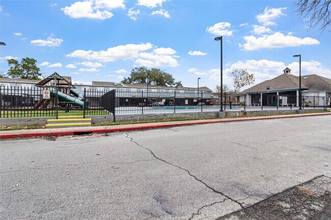 Photo - 11002 Hammerly Blvd Unidad 105