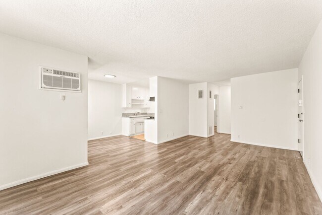 714 W Knoll Dr Unit 04