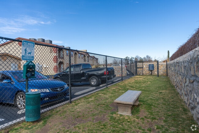 Parque para perros - Bella Vista Place Apartments