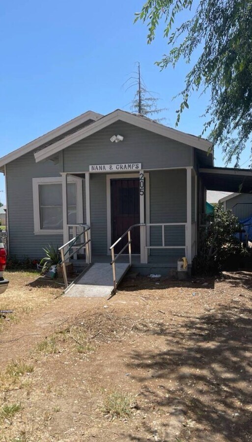 Photo - 205 W Maple Ave House