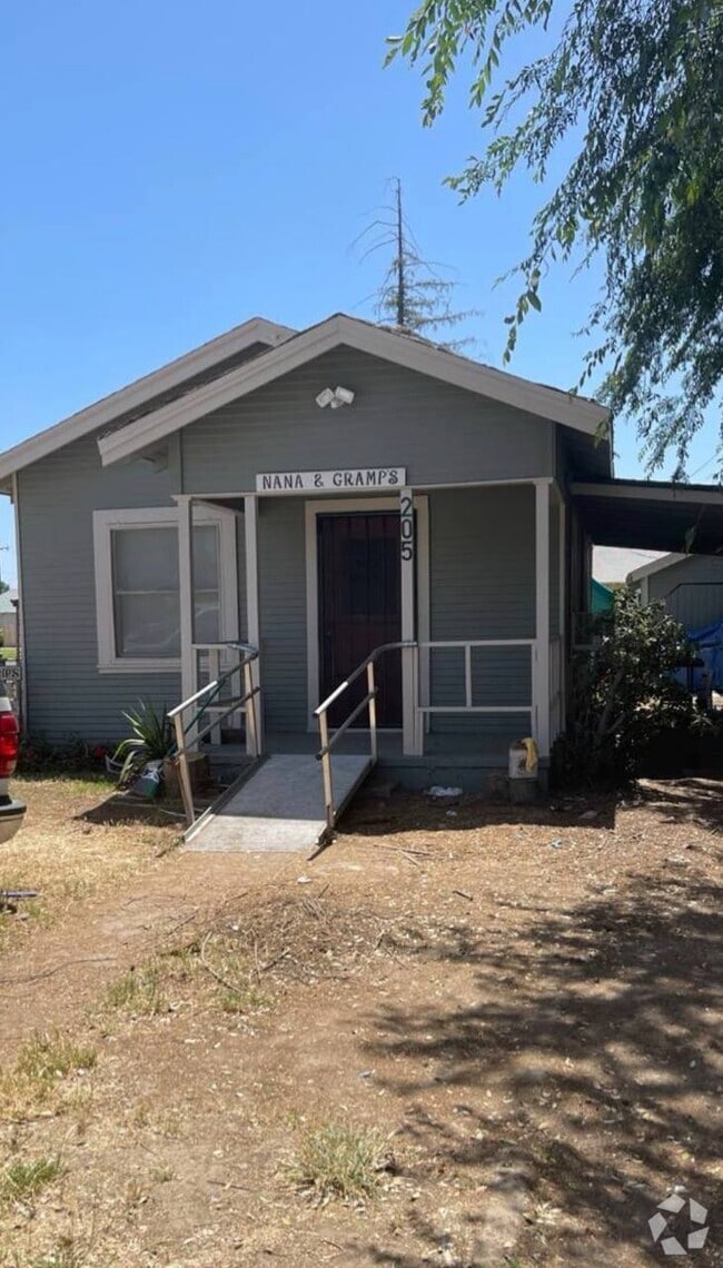 Building Photo - 205 W Maple Ave Rental