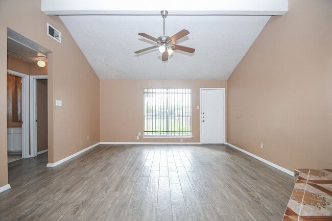Photo - Southwest Houston 2 bedroom Brick Duplex with Private Yard