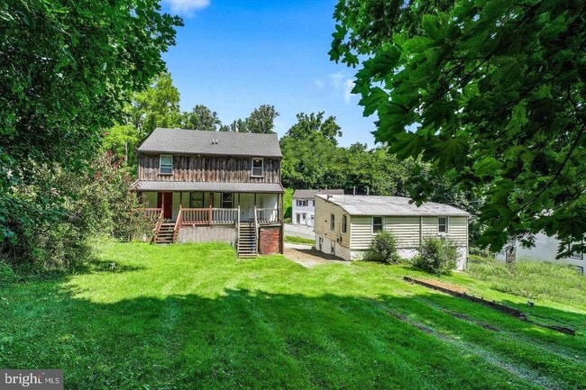 62 Irish Ln